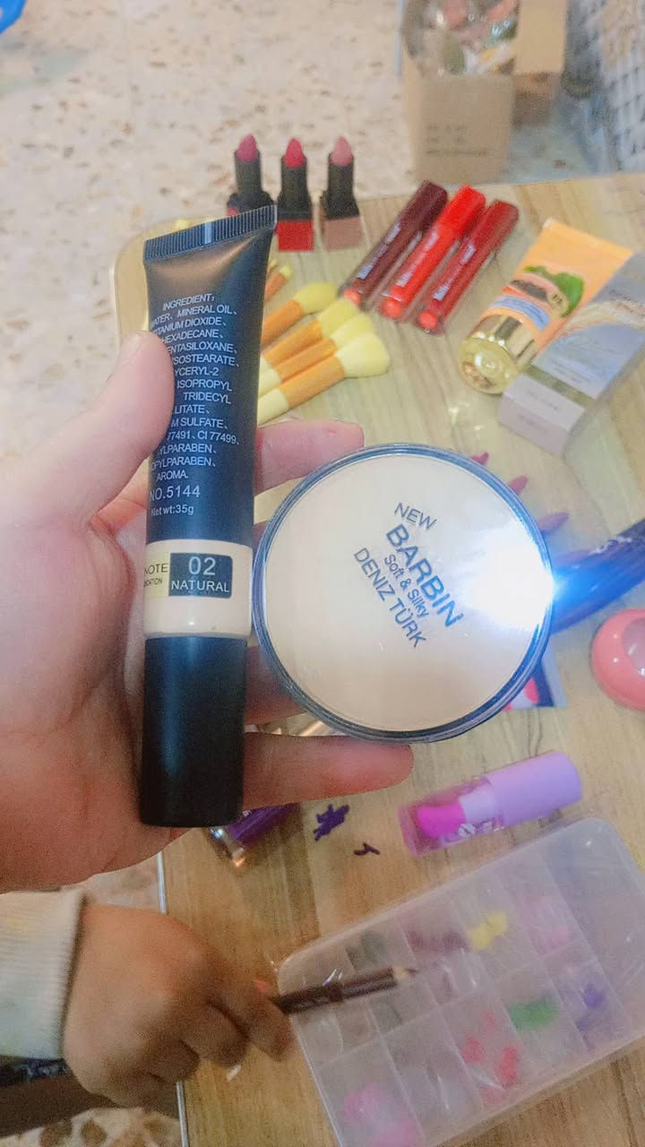 🔥عرررررض العيد🔥
وفرتلكن بكج الميك اب الكامل وباسعار تجنن وشرط الفحص أمام المندوب 
1أيشدو
2باودر ايراني الأصلي 
3كريم اساس بيناسب جميع أنواع البشرة مع واقي شمسي
4قناع الفحم والزيتون الأصلي 
5مرطب بباي 
6كريم لااخفاء الهالات السوداء لتحت العين 
7اقلام تحديد سفة عدد4
8حمرة سائلة عدد3
9حمرة مات عدد3
10فرش مكياج كاملة كل الاحجام
11صبغ اظافر بالوان تجنن
12سيت اظافر مكون من100ضفر
12بلشر خدود عدد2
13مرطب شفه
14كلوس شفة
15ايلاينر الصليب الذهبي
16قلم كحل مع تخطيط حواجب
17مسكارة لتكثيف الرموش بسواد فاحم وضد الماء 
18غسول وجة
للطلب خاص او واتس اب ***********
متوفر خدمة توصيل لكافة محافظات العراق 🚗🚗
