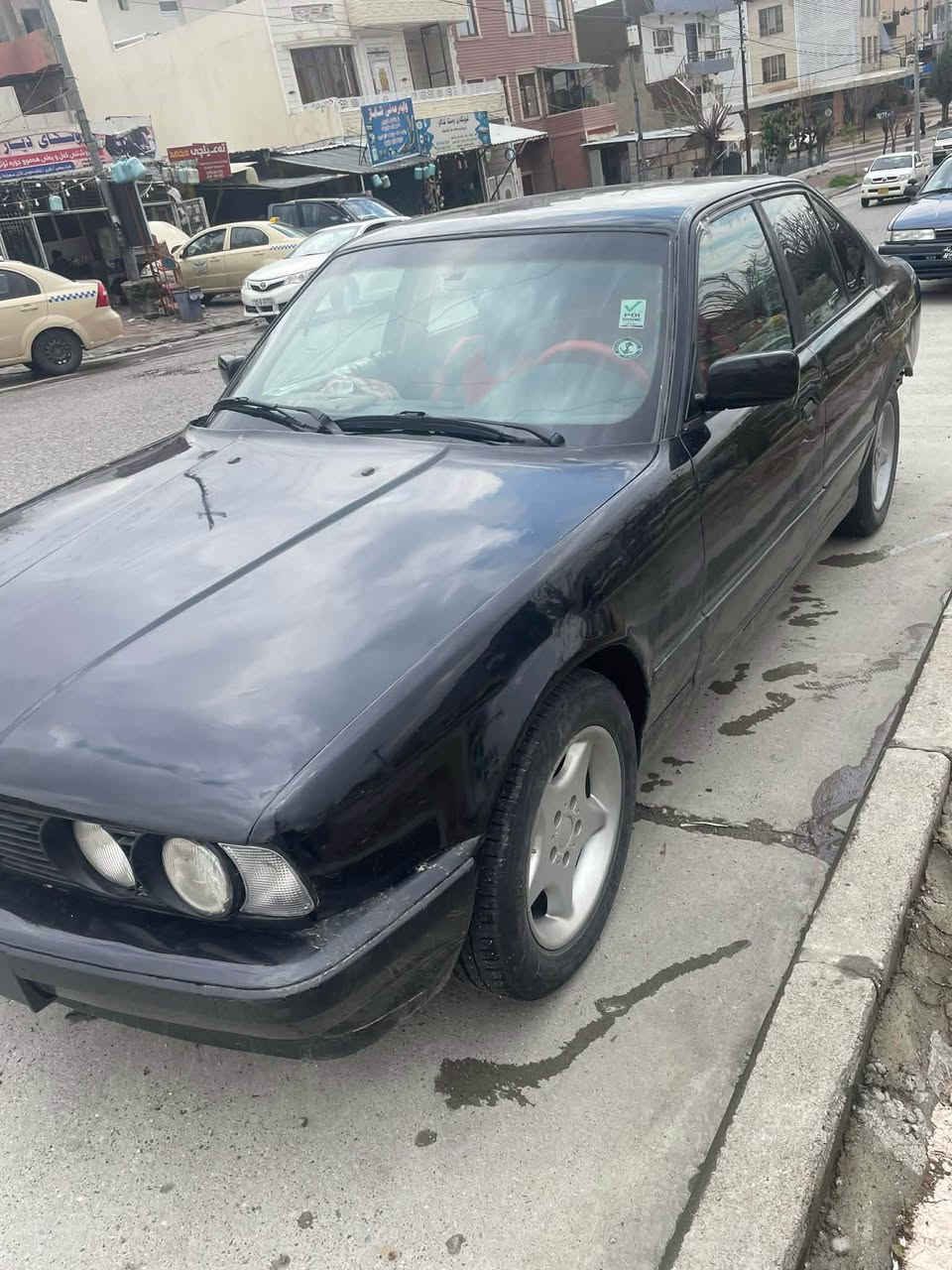 مۆدێل ١٩٩٢ ..
٥٢٠ گێر عادی . تاقم وایەر بووش . ئارمو ئەوەلیات بەشەرت . تازە بۆیاخ . بەرگە درگای فۆرمیکا . گەرمی ئیش ئەکات . بێ تەقەو رەقە . مەکینەی دووکەڵێکی کەمی هەیە ..***********
٢٧ مەجالیکی کەم سلیمانی السليمانية, العراق
