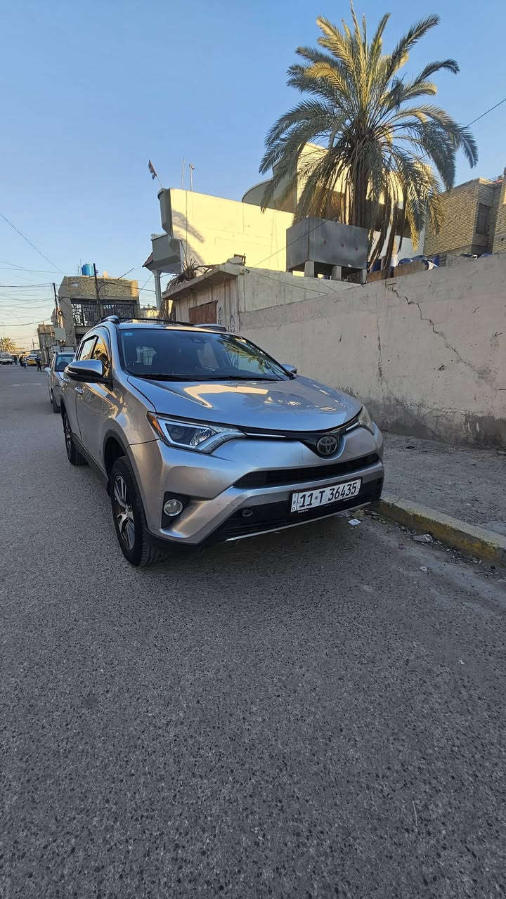 راف فور RAV 4 للبيع ببغداد
راف فور ٢٠١٨ فئة XLE وارد أمريكي حادثها مثل ما موضح بالصورة وبيها حادث بالعراق باب وجاملغ السايق صبغ والباب الخلفي صفحة السكن والباب الخلفي بيه شوي صبغ 
مواصفاتها رادار و مثبت سرعة . بصمه . فتحة سقف . تحكم ستيرن. 
المكينه نظيفة ومكفولة والكير مفتوح لتبديل الفلتر 
تبريد وكهربائيات وصدر كلهن فول ١٠٠% 
السياره مثل ما موضح نظافتها 
السياره ماشية ٢٤٩ الف كيلو 
السعر ١٦٥ ورقة وبيها مجال 
مكاني بغداد ورقمي ***********
