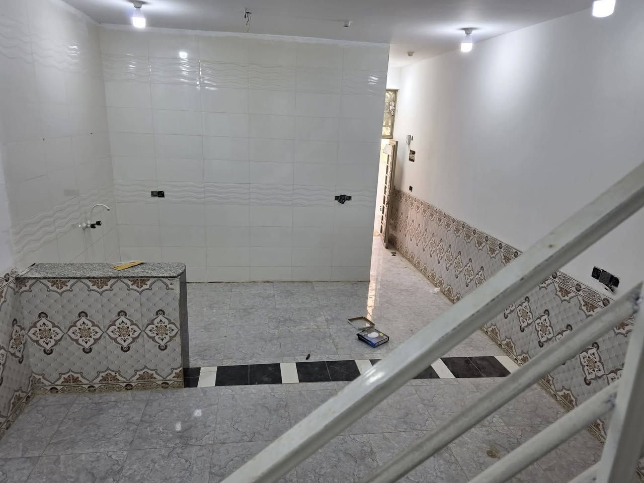دار سكن للبيع ١٠٠م طابو زراعي كوت حي الحكيم نزلت أفران الهادي قريب على الكورنيش بناء حديث طابوق مرقم من قبل البلدية للإستفسار الاتصال على *********** أو مراجعة مكتب دلالية الروان @
