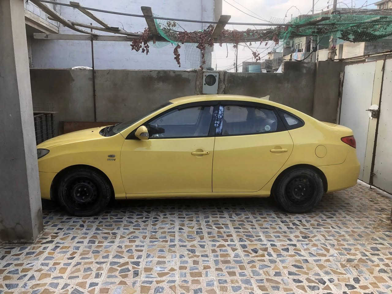 س ع افانتي موديل ٢٠٠٩ بدون حادث فقط تلقيطات دشبول عادي رقم كركوك مشروع وطني شرط التحويل كير توماتيك محرك ١٦ بي صرف بس قليل كل تبديله يصرف ربع لتر سعر ٩٥ رقم موبايل ***********
