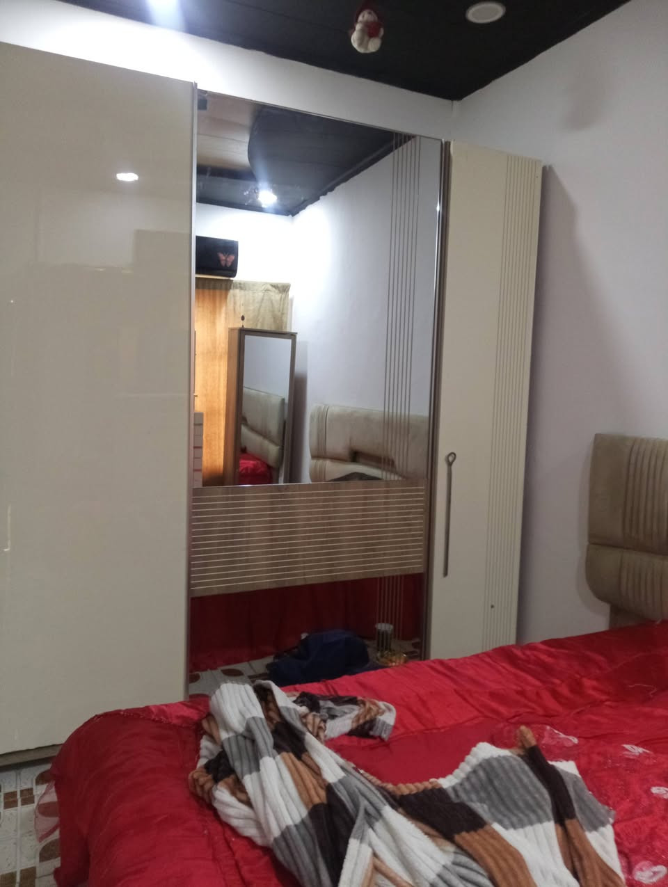 بالنجف 450 وبيها مجال.***********
