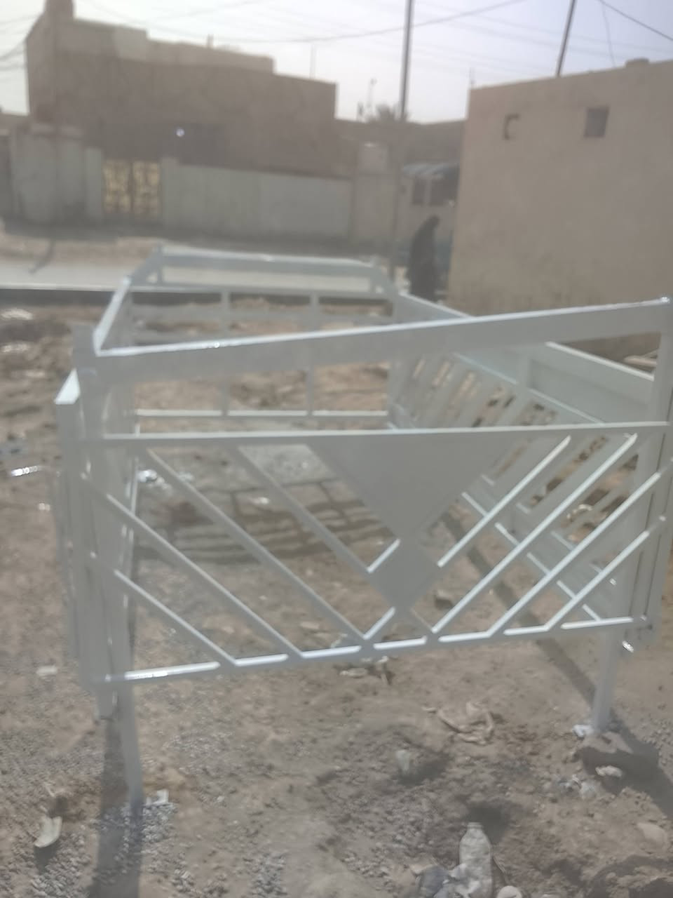 السلام عليكم محجر سياره بومه نثيه تزگام ونضيف مكاني بابل القاسم السعر 230 الاتصال ***********
