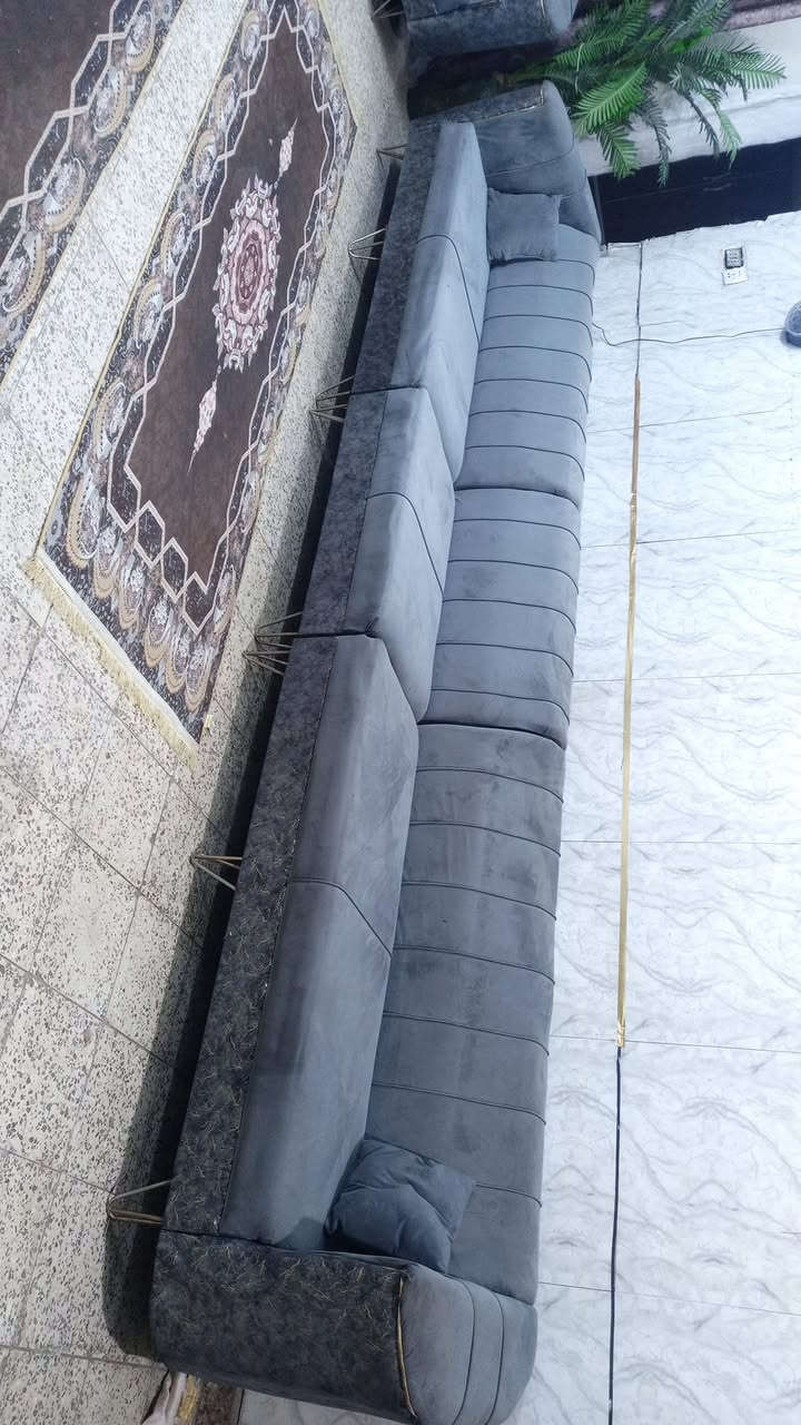 ديوان تزكام ٢١ مقعد سعر ٣٥٠ وبي مجال مكاني بياع يوجد توصيل بكروه *********** وتساب
