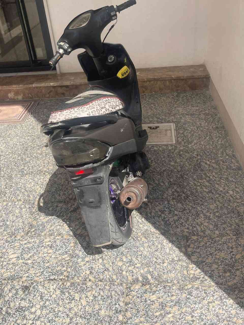 سلام عليكم دراجه ماكس عدله مكينه 55 بيه شلعه تخبل السعر 450 وبيه مجال هندر تشتغل لو تسوي ال ناريه تشتغل سلف رقمي *********** عنواني بغداد زيونه
