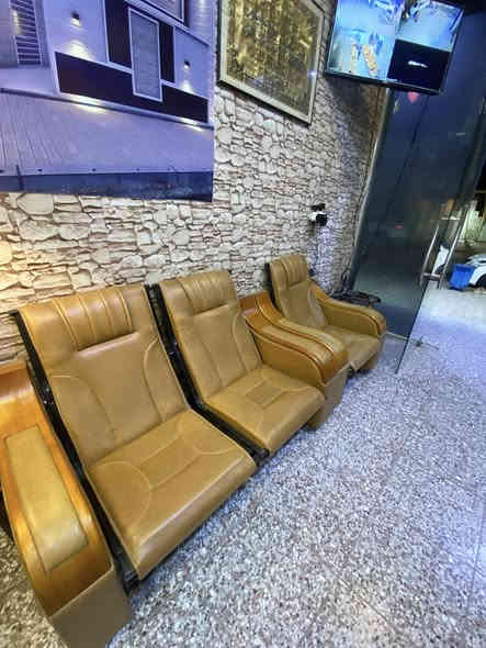 تخم مكتبي للبيع 13 مقعد السعر 300 الف وبي مجال
للاستفسار ***********
