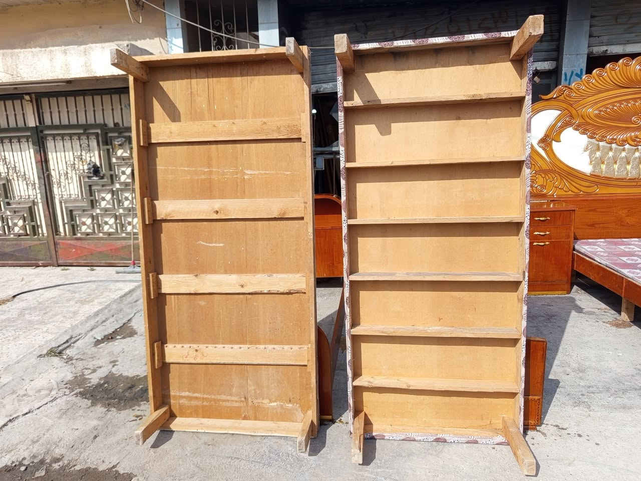 تخوت ابو النفر عدد ٢ شرط شرط النظافه شغل ثقيل حيل 
سعر الواحد ٥٥ الف
رفاعي يم طرشي الشفاء ***********
