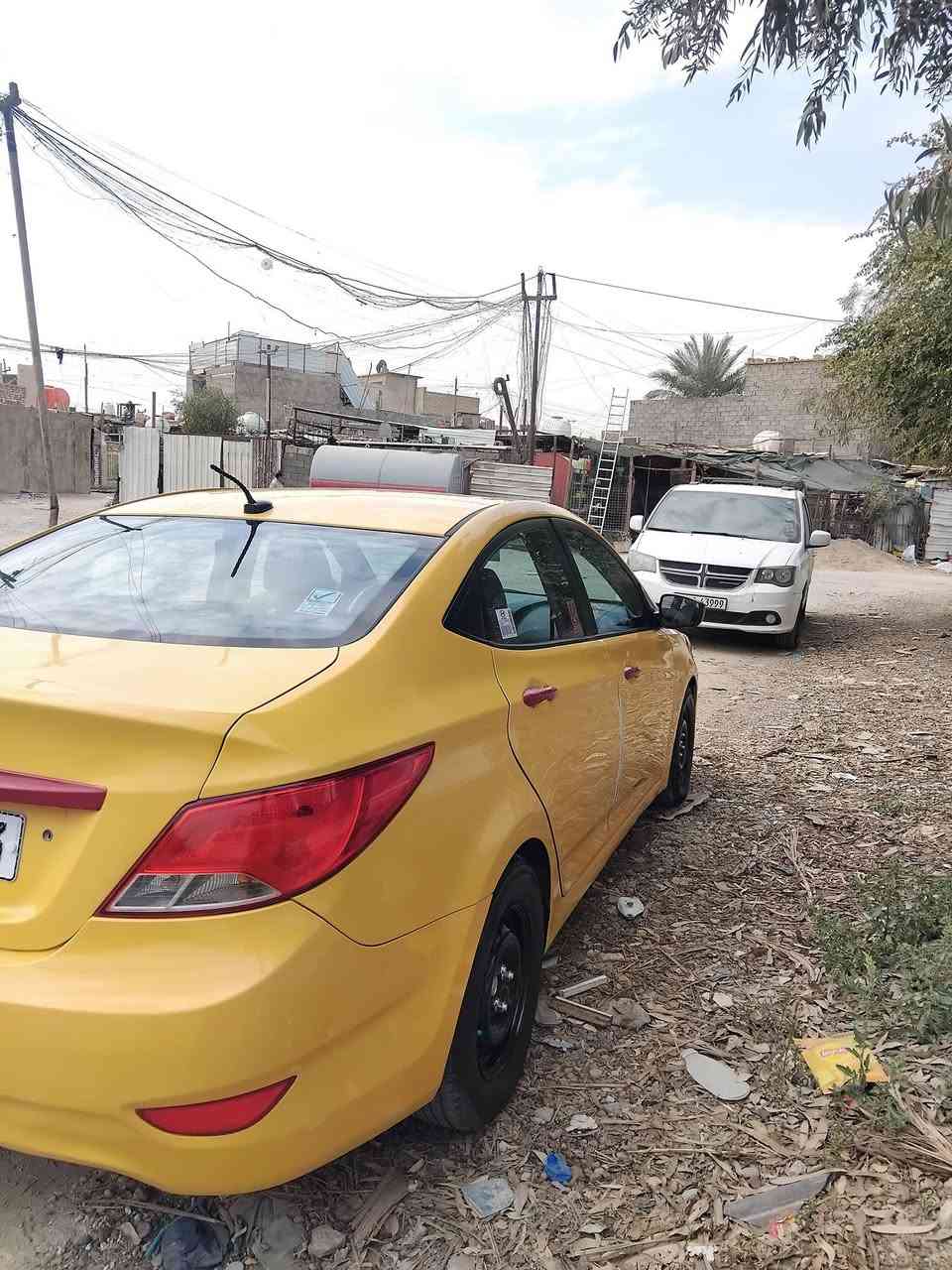 السلام عليكم للبيع أكسنت موديل 15 مكفول من الضربه والتبديل ليبل واحد محرك 1600 كير تبريد تدفئة صدر أمامي اوخلفي جديد تخم تاير رقم بغداد انكليزي جديد تحويل ثاني هيئة وغرمات مصفرينها السياره جاهزه مال جناي احله من الصور داخلها جديد  للإستفسار *********** مكان بغداد
