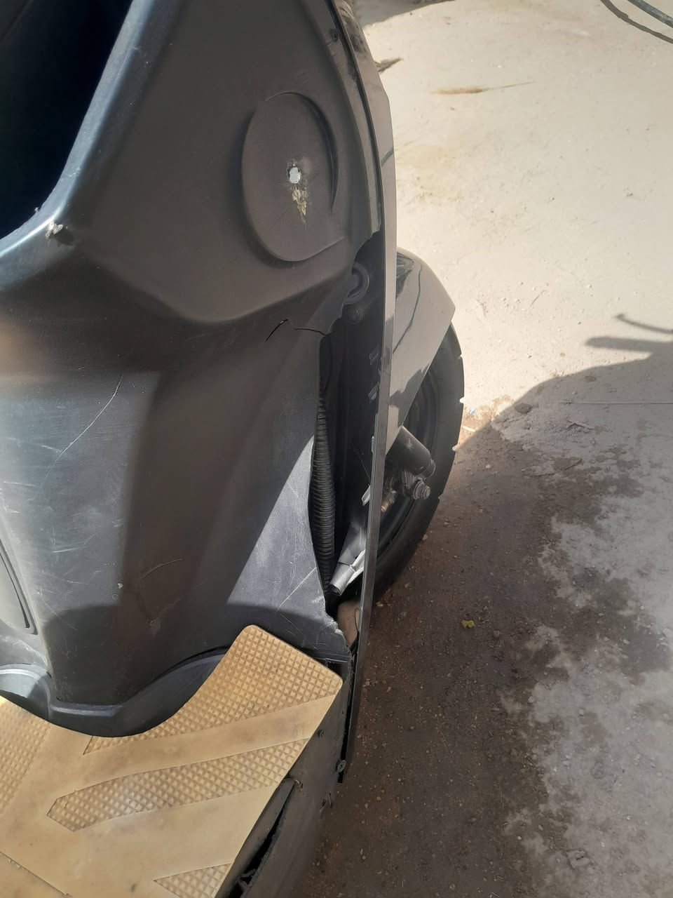 السلام عليكم شباب دراجه بوليس مسطره موديل 2012دراجه نقصها كهربايات ماتشتغل شلعه ومعدل بوشه 55بيع ومراوس السعر 350 حك الجيه العنوان كربلاء العطيشي***********
