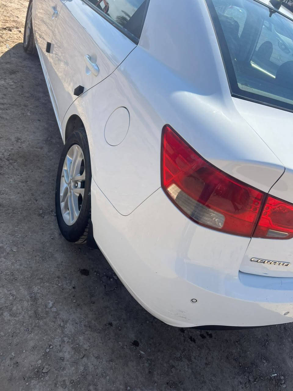 السلام عليكم سيراتو موديل ٢٠١١ خليجي رقم أربيل بسمي رقم وهزه جديد السياره بدون ضربه بيها  جاملغ الأمامي وهلال الخلفي  صبع بس محرك كير جديد  صدر تبريد كله جديد ماشيه ٩٧ سعرها ١٠٠ شده قفل مكاني بغداد *********** واتساب ***********
