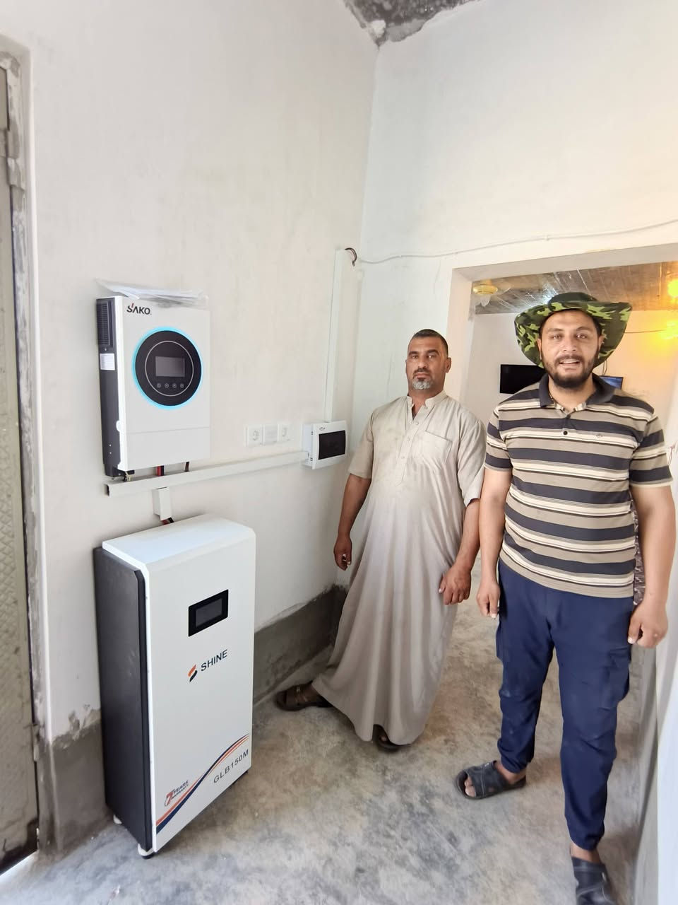 تم بعون الله تعالى إنجاز وتنصيب منظومة طاقة شمسية متكاملة لمنزل السيد منذر البشير في كركوك / قرية الوسطانية بتاريخ 27/06/2026.
☀️ مكونات المنظومة: ✅ 6 ألواح شمسية بقدرة 725 واط للوح الواحد، ذات كفاءة وإنتاجية عالية.
✅ انفرتر هجين بقدرة 6.5 كيلوواط.
✅ بطارية ليثيوم بسعة 15 كيلوواط لتوفير طاقة مستقرة وموثوقة.
نواصل في الركيزة للطاقة الشمسية تقديم أفضل الحلول الحديثة في مجال الطاقة البديلة، مع ضمان الجودة العالية والتركيب الاحترافي لتحقيق أعلى كفاءة وأفضل أداء.
📞 للاستفسار والحجز:
***********
***********
