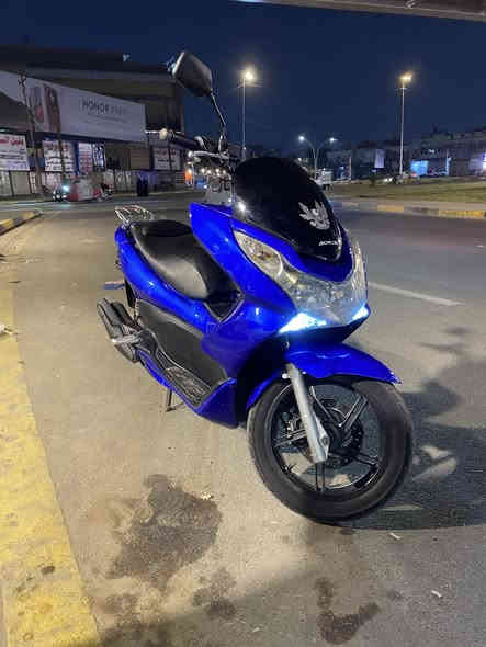 السلام عليكم دراجه بي سي اكس ياباني جيل اول مكينه  150دراجه كله شغاله حساسات مال ستان شغال وحساس الازدحام هم شغال دراجه خير من الله عنوان بغداد مدينه الصدر السعر 11بيه مجال شي قليل رقم الهاتف ***********
