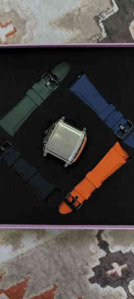 ساعه فاخر جديد نوعيه T5 ممتاز شركة سعره بلاش 40 ألف وبي مجال  مامستخدم عنواني كركوك يم محطة طاهر وهد رقمي للتواصل *********** الشراي يخابرني مو يتعبني بل خاص وبل أخير مايشتري 👆
