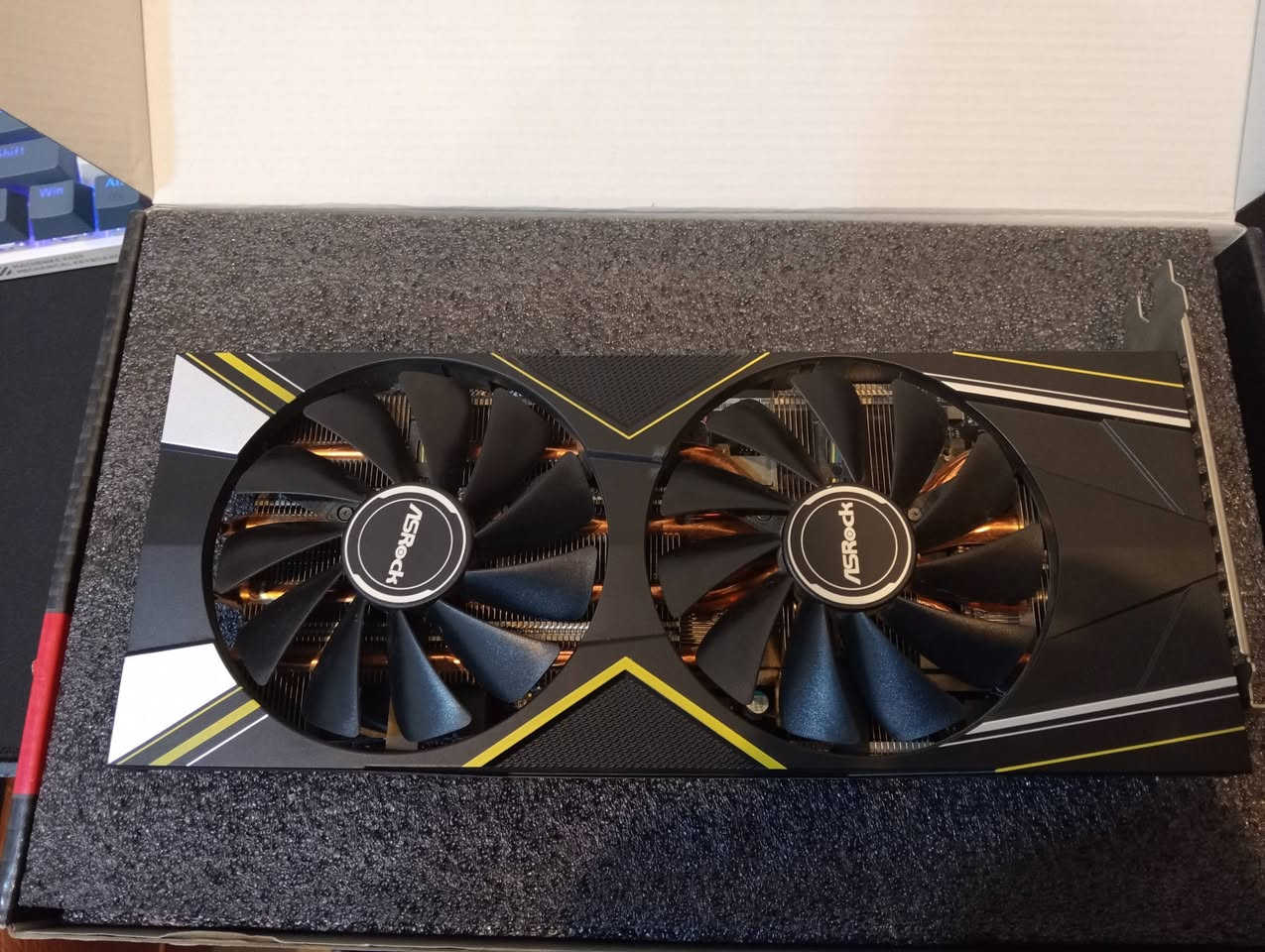 سلام عليكم ابيع فحم 
كرت شاشه rx 5700 oc للبيع جنت العب و على غفله صارت شاشه سوده فتحته معرفتله حسبالي سالفه معجون المهم السعر 100 الف


**إذا كنت صاحب هذا الإعلان وتريد حذفه لأي سبب، رجاءا أرسل رسالة إلى الدعم الفني**