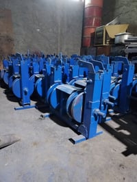 للبيع:معدات تسليك الظغط العالي  ستاندات بكرات تسليك ماسكات  بكرات سحب ...