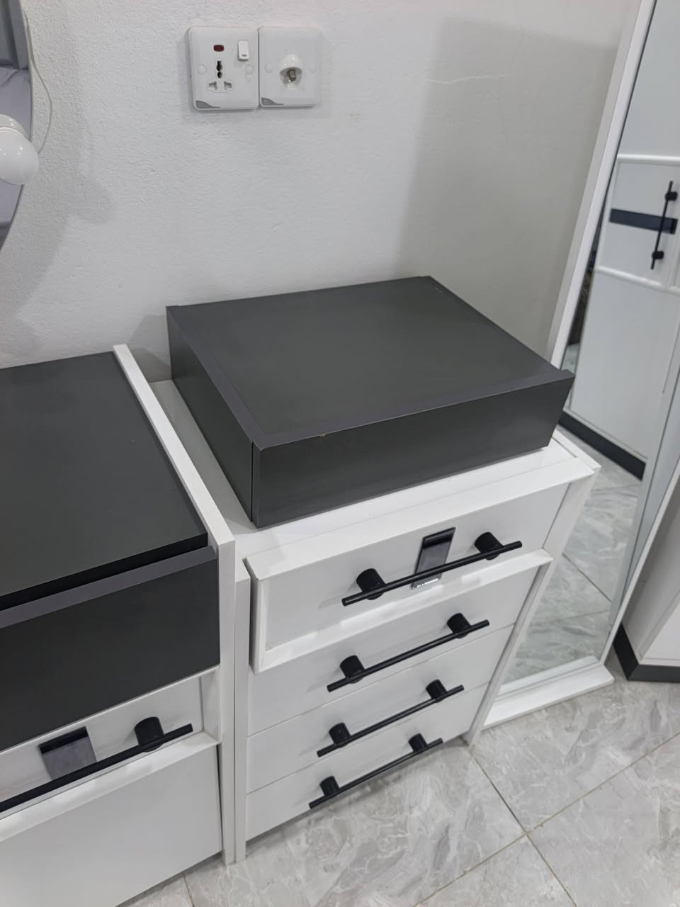 غرفه تركيه 10قطع نظام باب هدروليك 
استخدام قليل جدا العنوان كاطون الرحمه افران دبي

#مزاد #دبي

نعمل بنظام مرواس ونشتري جميع الاثاث المنزلي لجديد ولمستعمل ***********
