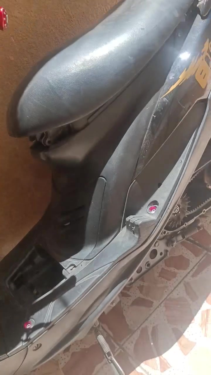 ماكس عدله محرك ياباني جاي امشي بيه وطفت فجأة بوشه49 بلادي مبدله ولفات كهربائيات شغاله كله نقصه باتري ابيع على هاي حطه سعرة 350 وبيه مجال لشراي وبيها صالنصه صجميه بلادي مختمه سعرة 50 
***********
