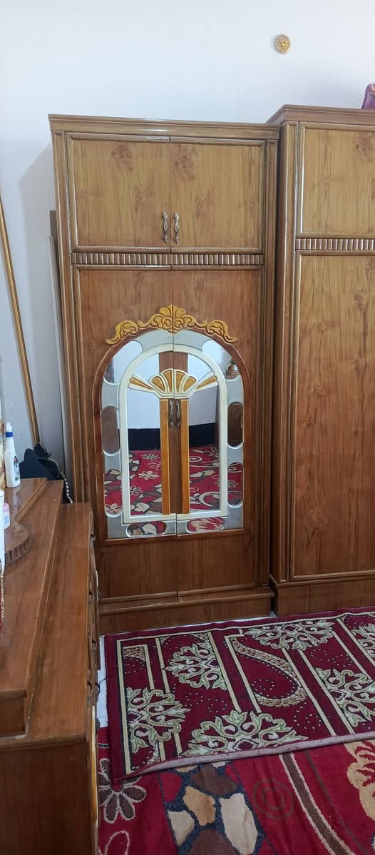 السلام عليكم غرفه للبيع صاج غرفه جديده صار لي سته اشهر من فصلتهه هذا رفمي ***********مكان بابل مكلف بل نشر
