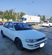 سيارة كورلا للبيع موديل 1993 الشراي التفاصيل على الرقم (07722172060)