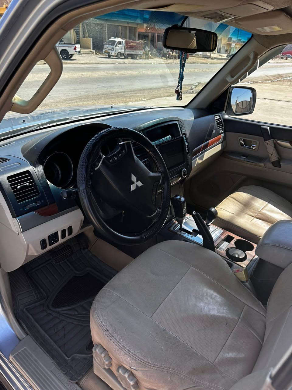 سلام عليكم

لبيع مستبوشي باجيرو 

موديل 2008

محرك V6 

ضرر جاملغ +بنيد بدون دواخل 

باقي كلها كفاله 

كابون بانزين 

تحويل وآكاله 

وسياره كله بشرط وكاله 

العنوان موصل 

***********

*********** موصل, نينوى
