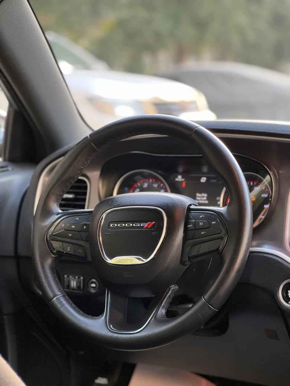 السلام عليكم جارجر موديل ٢٠١٩ فئة ال sxt جويتي 

 حادثه بالجاملغ الخلفي بدون دواخل وبدون ايرباك يعني قطعه وحده صبغ صور الحادث موجوده السياره جديده كير ومحرك وتبريد وحداديه امامي وخلفي كفاله تخم تاير جديد ماشيه ٥٢ ميل حقيقي وعل فحص دواخله على وضع الشركه السياره جديده واحله من الصور بهواي كرسي السائق كهرباء تحكم ستيرن جهتين عدسات LED اصلي بجم كله زينون محرك 6V  والمواصفات الباقيه معروفه باسمي هزه وارقام جدد سنويه جديده تحويل مباشر السعر ٢١٣ وبيه مجال بسيط العنوان  بغداد  ه‍ /*********** الشراي يتصل ويدلل
