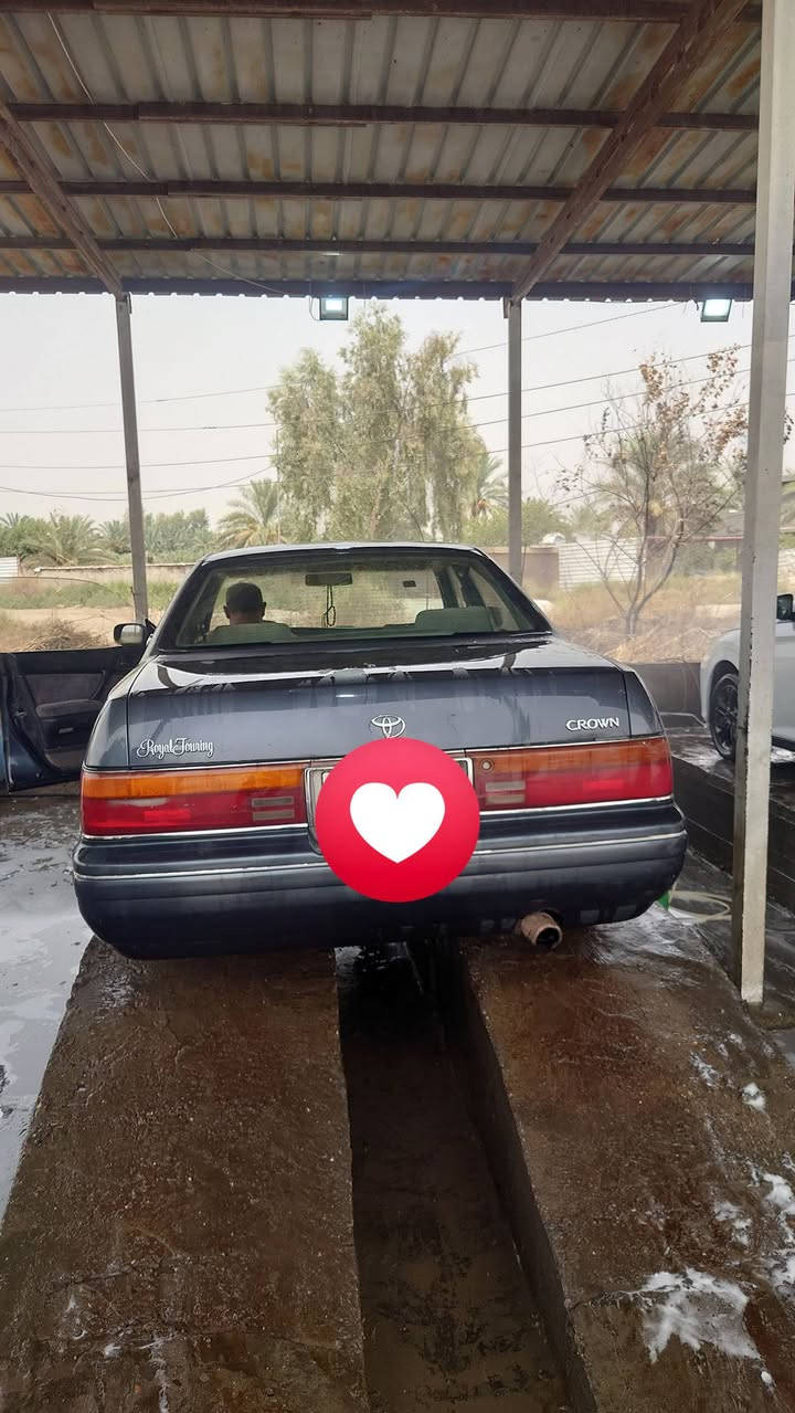 سلام عليكم بطه كراون 1993 فصل للبيع رقم بغداد بسمي كير محرك خير من الله السياره حالين وكفت عندي بسبب محد يعرف يصلحها هنا بغداد  للبيع على وضعها مكفوله من نقل جثه والكص سياره سليمه دواخل نضيفه للاستفسار ***********
