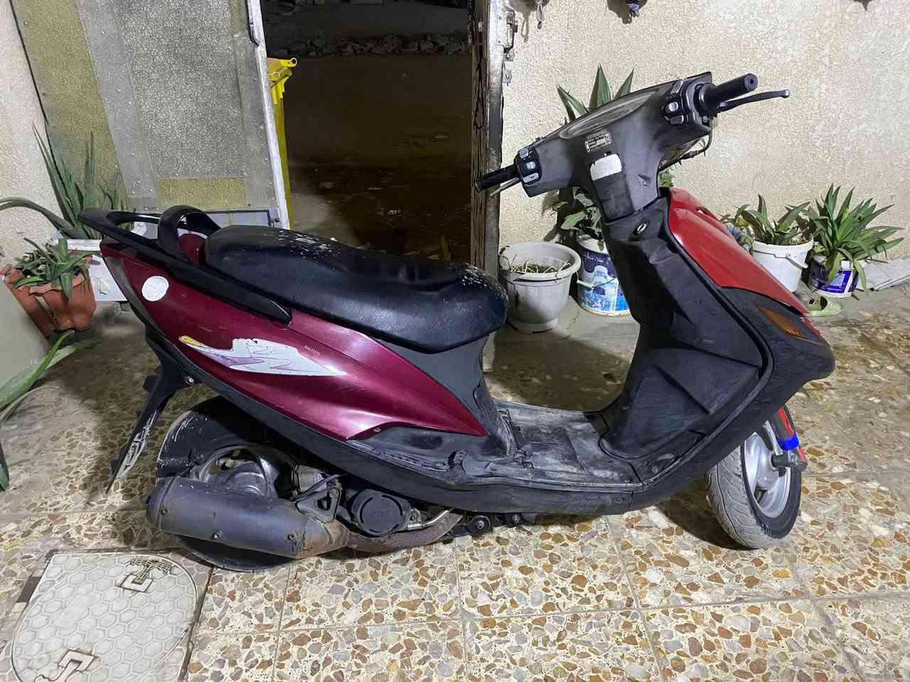 للبيع ماكس 140 مكينه مامفتوحه كفرات مختمه كلها بس الامامي تجاري كهربائيات كلها شغاله دخانه ماكو تبخير ماكو مكفوله من كلشي سعرها 475 وبيها مجال مكاني بغداد الغزاليه *********** بي واتساب
