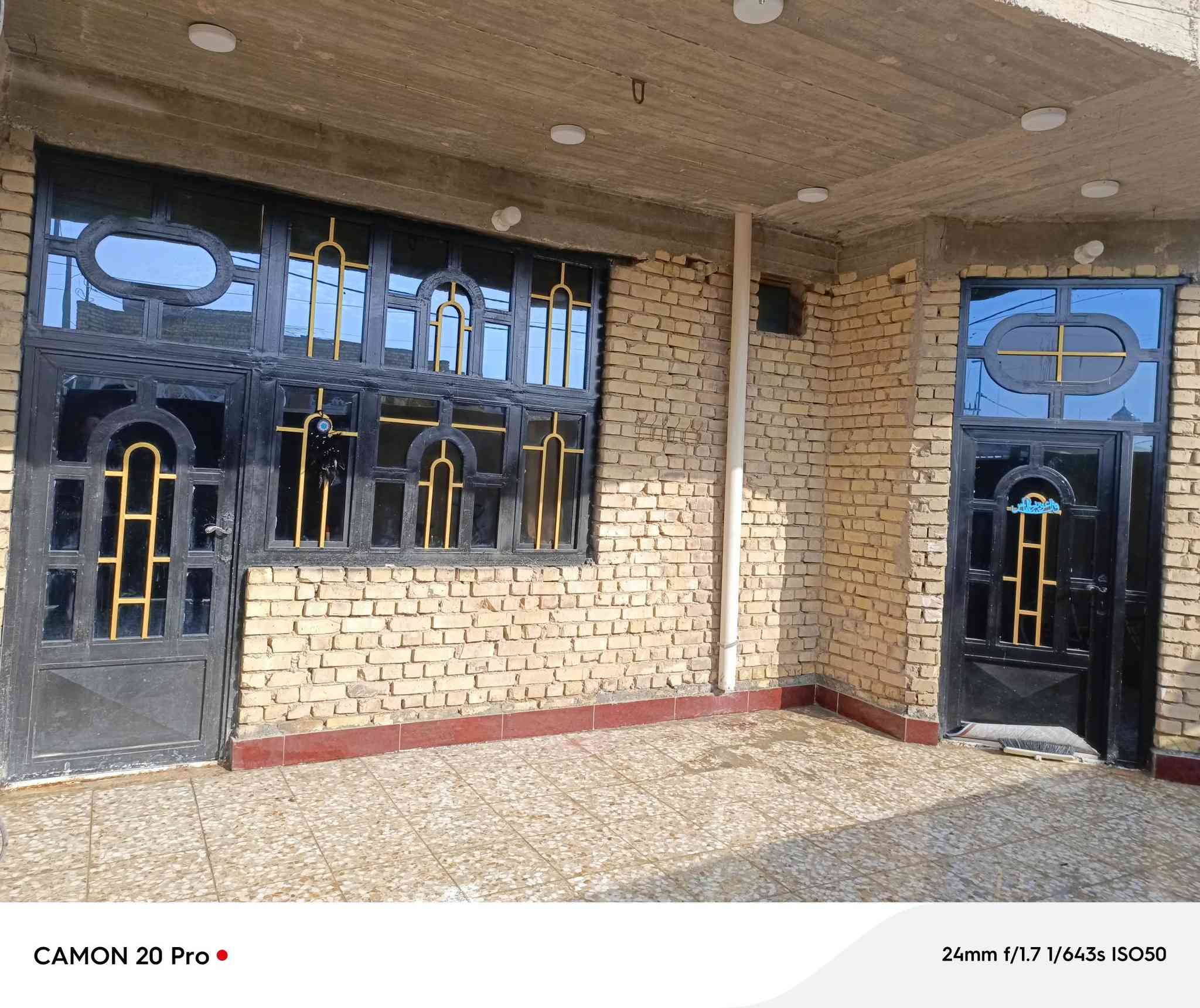 السلام عليكم ورحمه الله وبركاته يعلن مكتب دلالية بركاته الزهراء عن بيع منزل مساحه 210متر الطابق الأول كراج مجموعة صحيه استقبال ومطبخ وصاله وغرفتين نوم مجموعتين صحيه داخليه الطابق الثاني صاله وغرفتين نوم مطلوب مبادرة 95 تطلوعه 85 مليون العنوان كوت حي الحوار شارع الكفاح 20متر عن التجاري الاستفسار على الرقم ***********  أومراسلت الصفحه
