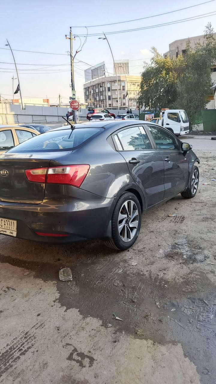 سلام عليكم
للبيع كيا ريو
موديل 2016
رقم بغداد خليجي 
فول مواصفات
ابيع عله حادثهه 
مكان السياره بغداد 
مكلف بل نشر
***********
