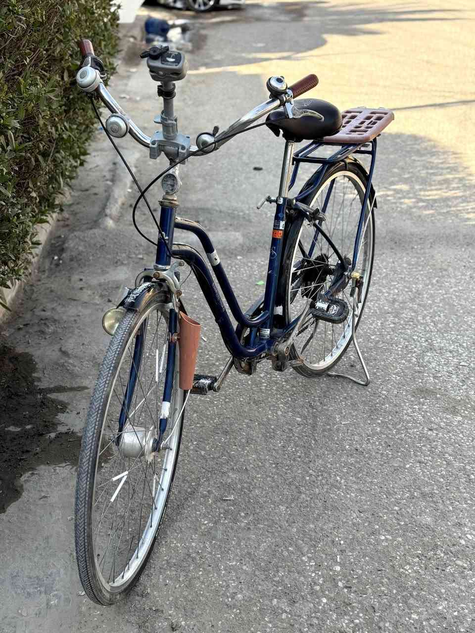 السلام عليكم للبيع بايسكل بناتي نظيف كامل بدون نقص السعر 85 البايسكل ياباني نظيف مكاني ابو دشير نيلي اللون كير شغال


**إذا كنت صاحب هذا الإعلان وتريد حذفه لأي سبب، رجاءا أرسل رسالة إلى الدعم الفني**