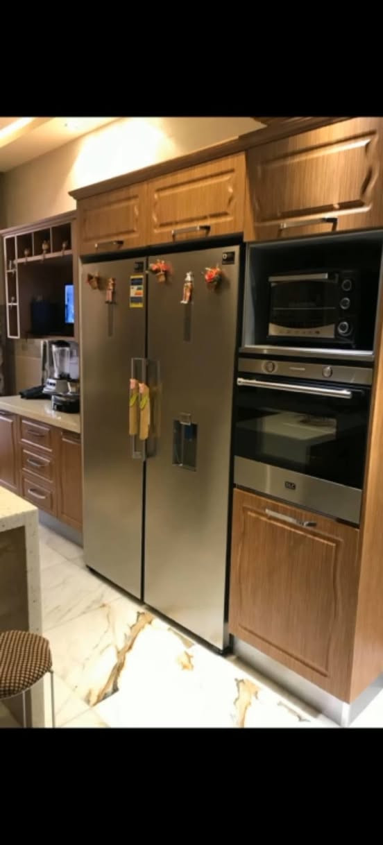 السلام عليكم ( للبيع) بيت جميل جدا وبمواصفات وبناء أوربي بمساحة الكلية ( 124وربع) وبواجه ٧.١٠؛؛ النزال ١٨.٥؛؛ إضافة هنالك مساحه ترك من ضمن البناء لكي تصبح المساحه الإجمالية ( ١٢٩.٥)
البيت عبارة عن ( ثلاث وحدات سكنية ومؤجره واردها شهريا أكثر من ( ثلاث ملايين دينار)؛؛؛ وفي حالة شراء البيت؛ ع المشتري اما ان يستغني عنهم او بقائهم)
يتكون البيت بشكل عام من ( ٦ غرف نوم + ٣ مطابخ + 3 صالات + 4 حمامات
بناء البيت درجه اولى ( ديلوكس) اي بمعنى ليس بناء تجاري والصور و الفديوهات سوف تثبت ذلك
العنوان : المنصور حي العربي 
الاتصال مع المالك مباشرة
*********** واتساب
*********** واتساب
