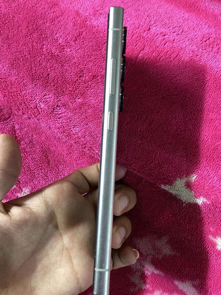 ألترا 24 جهاز بعدة كارتون  جهاز نضافه ١٠٠٪؜١٠٠ استخدام شهر واحد شخط ما بي سعره 975 بي مجال بسيط المكان كوت رقم تلفون ***********
