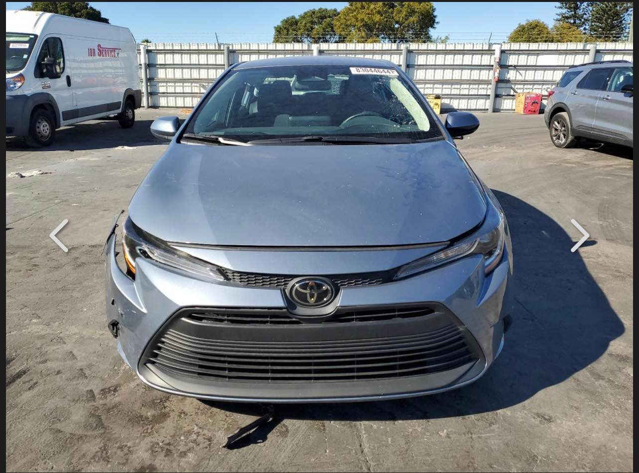 كورلا  موديل LE  23   رقم بغداد   وارد امريكا  
  ماشية 37054  محرك 2000 سيارة جديدة بمعنى الكلمة حادث موضح بصور  تحكمات استيرن هند بريك دكمة شاشة كاربلي 
 سيارة باسمي شرط تحويل ثاني يوم 
السعر  165  وبيها مجال بسيط  
عنوان بغداد الرصافة 
اتصال *********** ابو حسين بغداد, العراق
