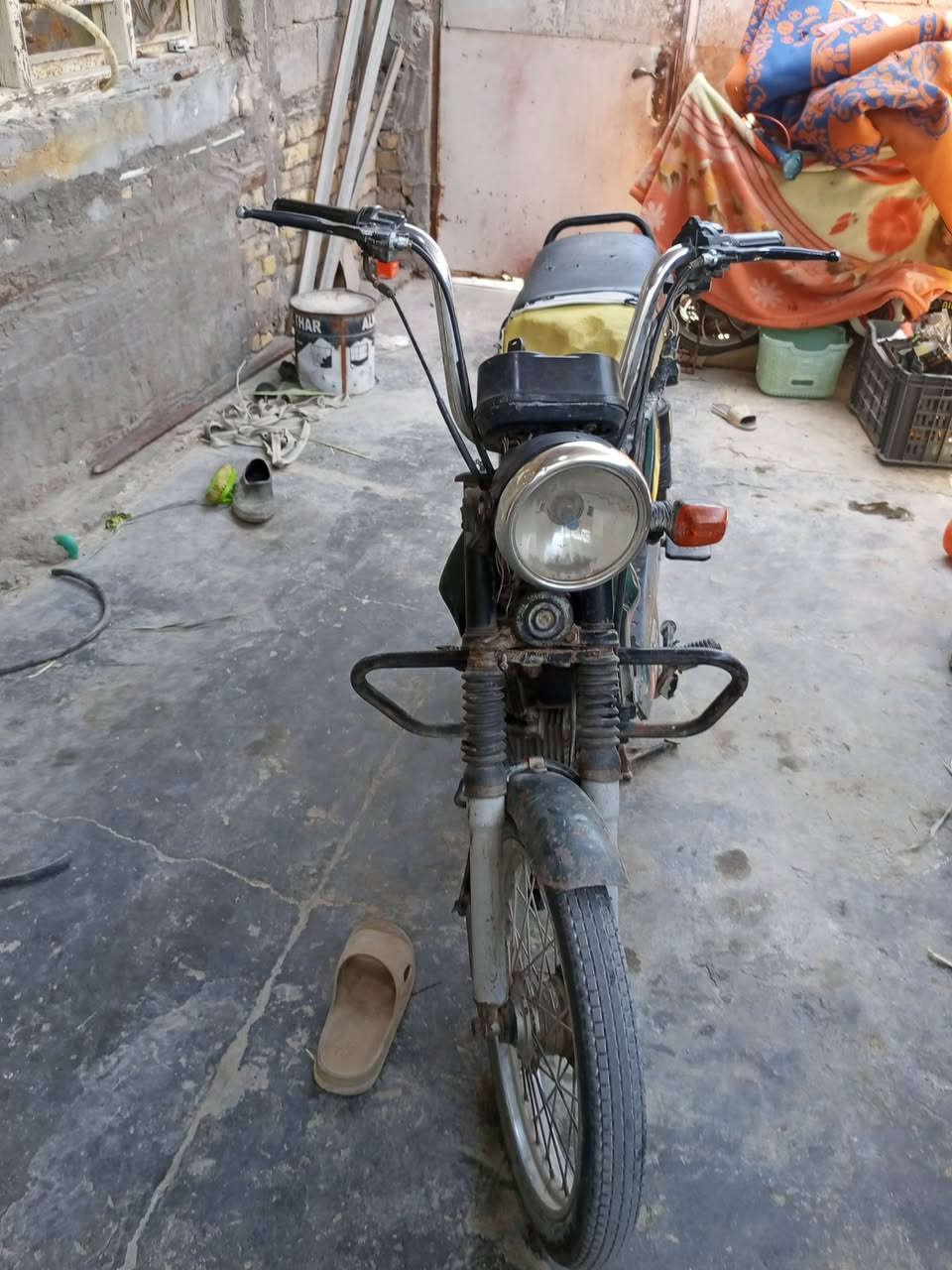 دراجه هندي سبعين دراجه نضيفه كلشي شغال بيه بس رايدله تبديل ملف تكطع ناريه  تمشي مابيها شي سرعته حلوه سلف هورن اشاير كلشي شغال


**إذا كنت صاحب هذا الإعلان وتريد حذفه لأي سبب، رجاءا أرسل رسالة إلى الدعم الفني**
