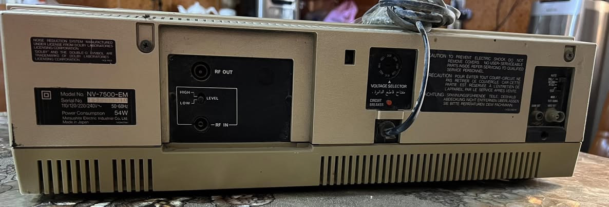 السلام عليكم
شغلات انتيكة للبيع للاستفسار ***********
