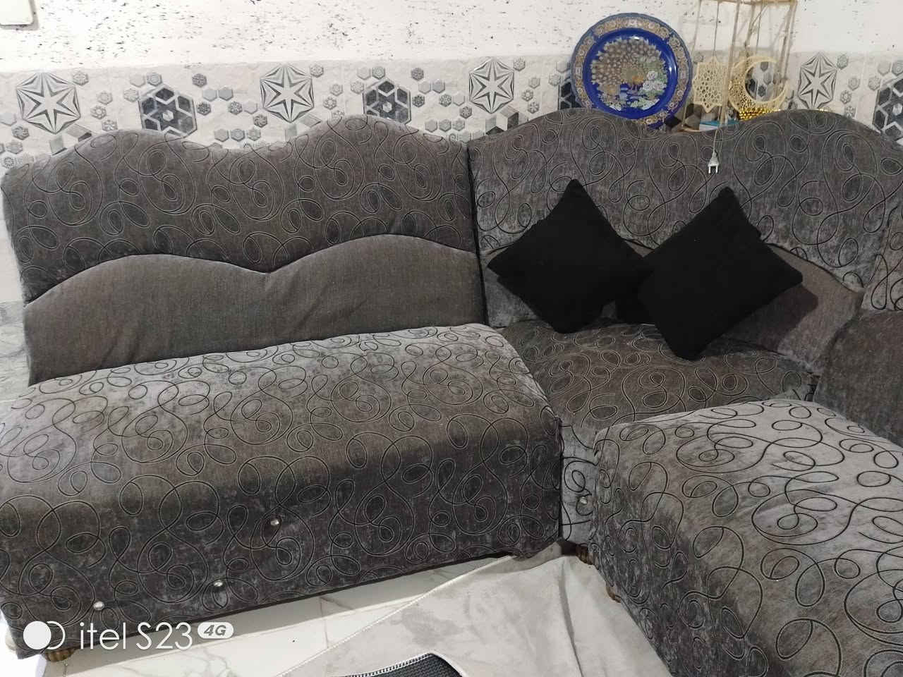 ديوان للبيع خشب عراقي ثقيل السعر 175وبي مجال اربع قنبات وزاويه
***********

***********
