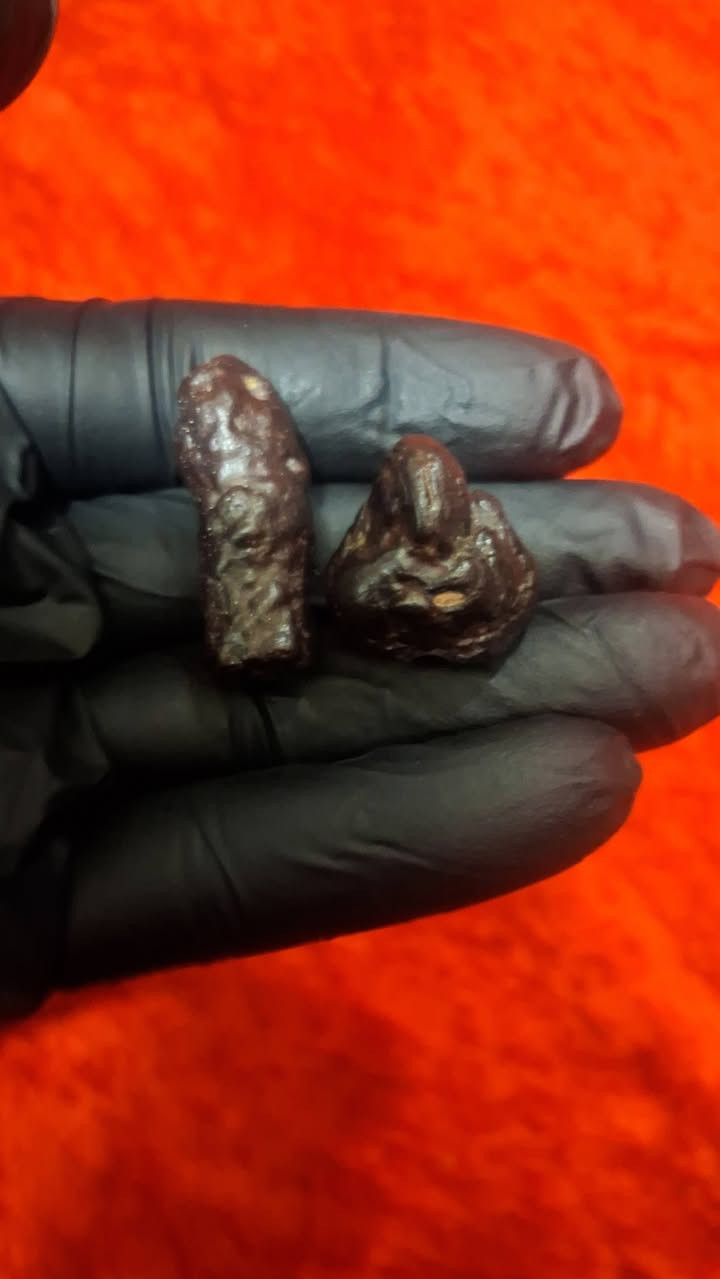 السلام عليكم زوج حجر هبهاب افريقي طبعن الحجر اسود فقط بالتصوير طالع بهذا الشكل الحجر روحانيه وطاقه قويه مفولات معروف شنو شغل هذا الحجر باقي التفاصيل عالخاص


**إذا كنت صاحب هذا الإعلان وتريد حذفه لأي سبب، رجاءا أرسل رسالة إلى الدعم الفني**