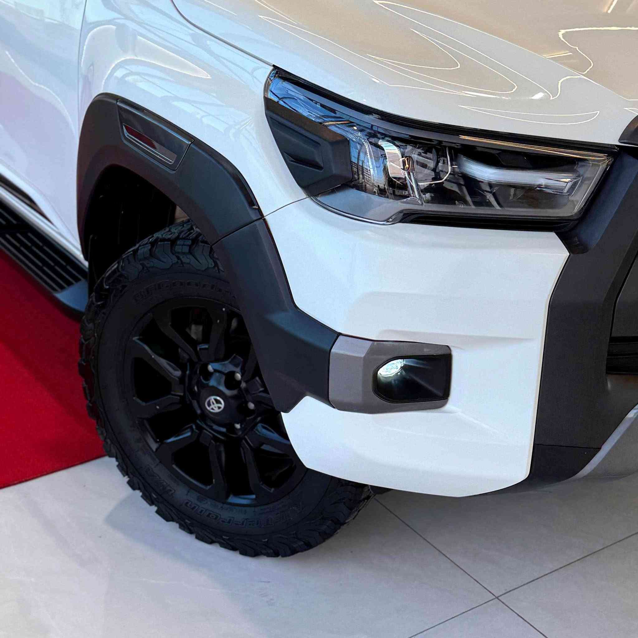 🛎 🔱السلام عليكم 🔱🛎
للبيع سيارة تويوتا هايلوكس
TOYOTA HILUX 
وكالة شركة جيهان (تويوتا عراق)
موديل 2018
محدث كامل ادفنجر 2024
كير عادي
فور ويل 4X4
ماشي276000 كيلو متر
ويل كب 18 انج ادفنجر
طخم تايرات بي اف كودرج اصلي
لايت و بك لايت ليد و زنون
كشافات ليد
شاشة كبيرة اندويد
كاميرا خلفي
داخل احمر
مودات قيادة
مانع انزلاق
جامة خلفي سلايد
مطريات بيلادي
سيارة مكفول كفالة كلشي بشرط بدون ضرر و  صبغ بس مكانين بيه تعديل بارد و باقي كير و محرك و كهربائي كلة بشرط
سيارة رقم اربيل و تحويل ثاني يوم و سنوية ماصاقتة
سعرها 23800$
مكان اربيل معرض تانك موتورز
☎️***********
☎️*********** أربيل, العراق
