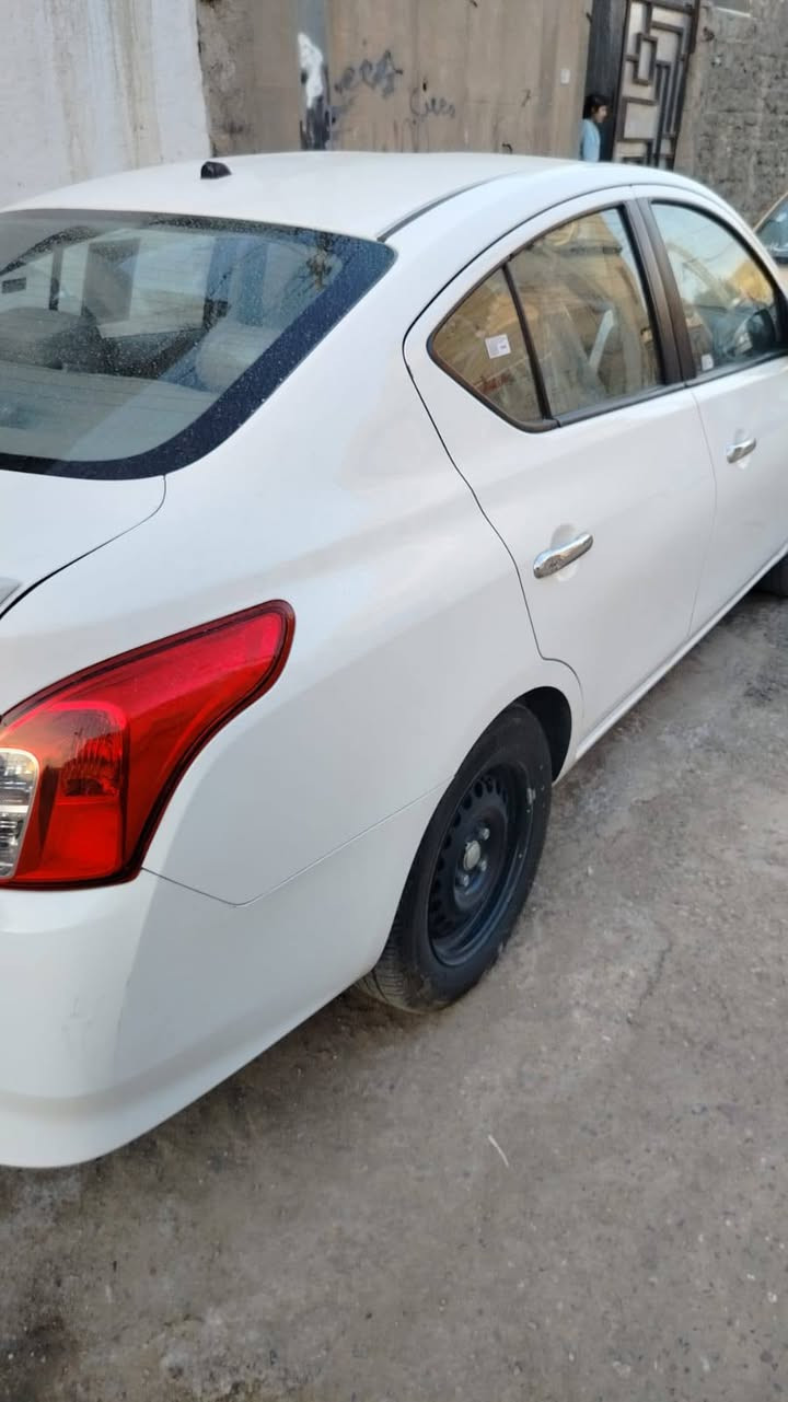 سلام عليكم نيسان سني مصري الغرفه كريمي مو اسود زيرو ماشي. 3000
بيها دحجه بل جاملغ كد شبر بارد 
السعر 111 بيها مجال قليل الشراب
الهاتف,***********
وات ساب,***********
