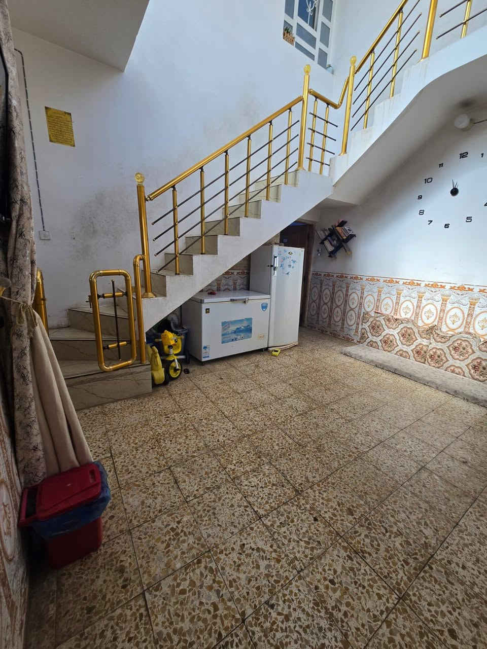 بيت 110متر مربع طابقين صب كونكريت للبيع بالبراكية شارع المطار القديم قرب جامع القبة الذهبية بفرع ال بدير للاستفسار خاص او عالرقم ***********
