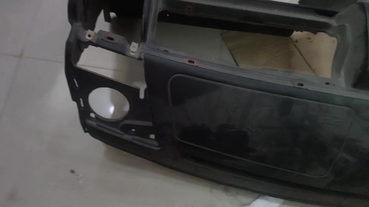 للبيع اغراض مال مرسيدس
***********
