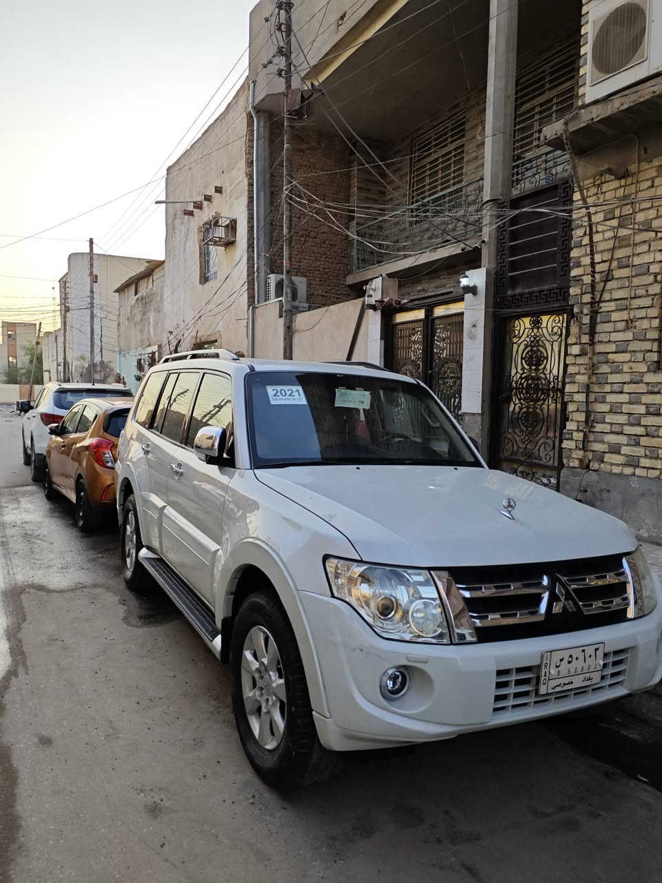 باجيرو جديدة مديل 2014
بارد حك شبر في الباب الخلفي
وشبر صبغ في خشم البنيد
وجاهزه من كل شي ماشيه 90الف العنوان النجف الاشرف

***********

