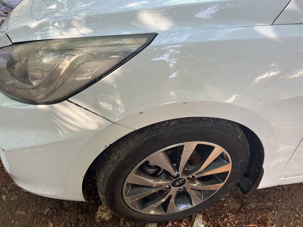 السلام عليكم
للبيع ACCENT 2016
 • المواصفات
لون ابيض ،فتحة سقف، تحكمات ستيرن، شاشة أندرويد بطارية جديدة ، تبريد ثلج، كير  ومكينة وصدر جاهز.
1600 دبل قطرة.
ماشية : 
 • الحالة:
بيها بس الجاملغ الخلفي الأيمن بدون دواخل وشوية  والباب مبدل بلادي وطخات خفيه. وباقي المواصفات معروفه، وعندي سونار.
💰 السعر.105
📍الموقع: بغداد.
📞 للتواصل: ***********
