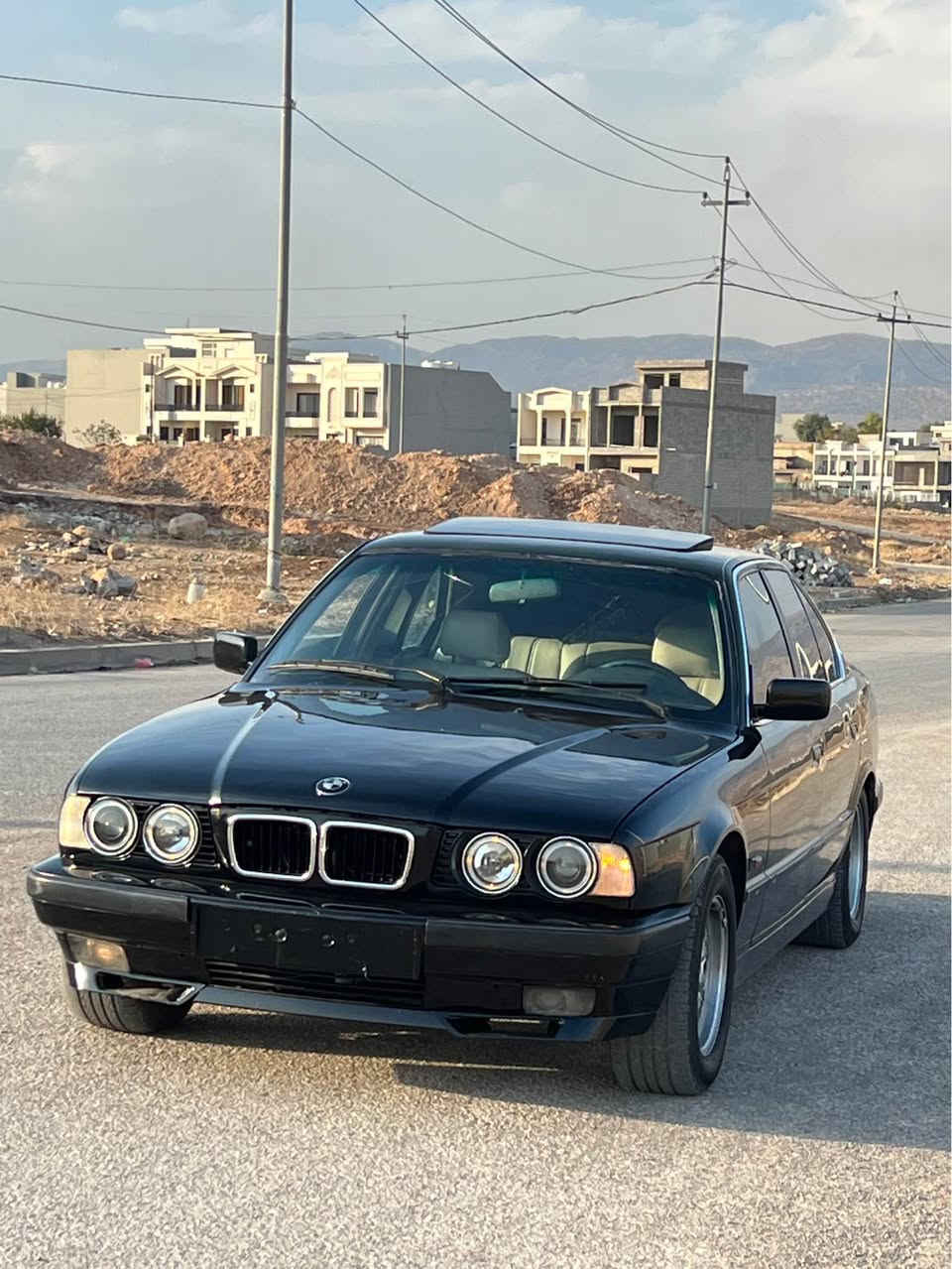 سلام عليكم 
لييع bmw 
525Ai
مسكر
موديل٩١
كير اوتوماتيك
سلايت فتحه
كشنات جلد
لون اسود 
صبغ جديد 
طخم و تايرات جديد
حداديه جديد
رقم اربيل
٨٥٠$  ٨ورقه و نص غرامه بيها بعد معمله نزل. سعر
سعر ٥٥ بيها مجال
 تحويل +وكاله ب شرط
***********
***********
واتس اب موجود أربيل, العراق
