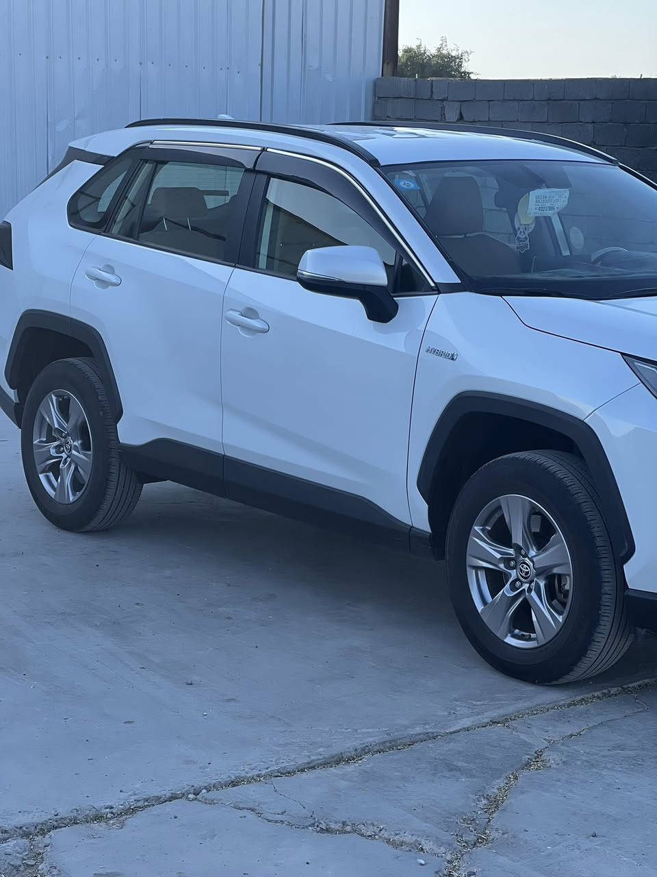 السلام عليكم 

راف فور موديل 24 خليجي فول عدا الفتحه ماشيه 35 الف كيلو 

سعر 260 بيه مجال بسيط مكانه بغداد ***********
