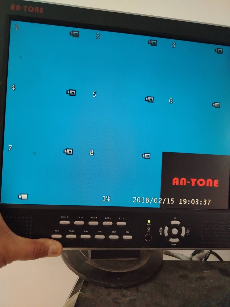 شاشة وdvr بنفس الوقت 

يعني هي شاشة وهي dvr كاميرات 
تاخذ 8كاميرات 
الحجم مااعرف بس مخلي ايدي على الحجم 
هارد500g
 تشتغل على محول 12 فولت 
ويها مواصفات بعد مااعرفهن تكدر تشوفهن بالصور 

اكرر.. تاخذ 8 كاميرات  وهي شاشة وهيdvr 

ابيعها واقع حال  تجي تفحص وتاخذها 

السعر 70 الف


**إذا كنت صاحب هذا الإعلان وتريد حذفه لأي سبب، رجاءا أرسل رسالة إلى الدعم الفني**