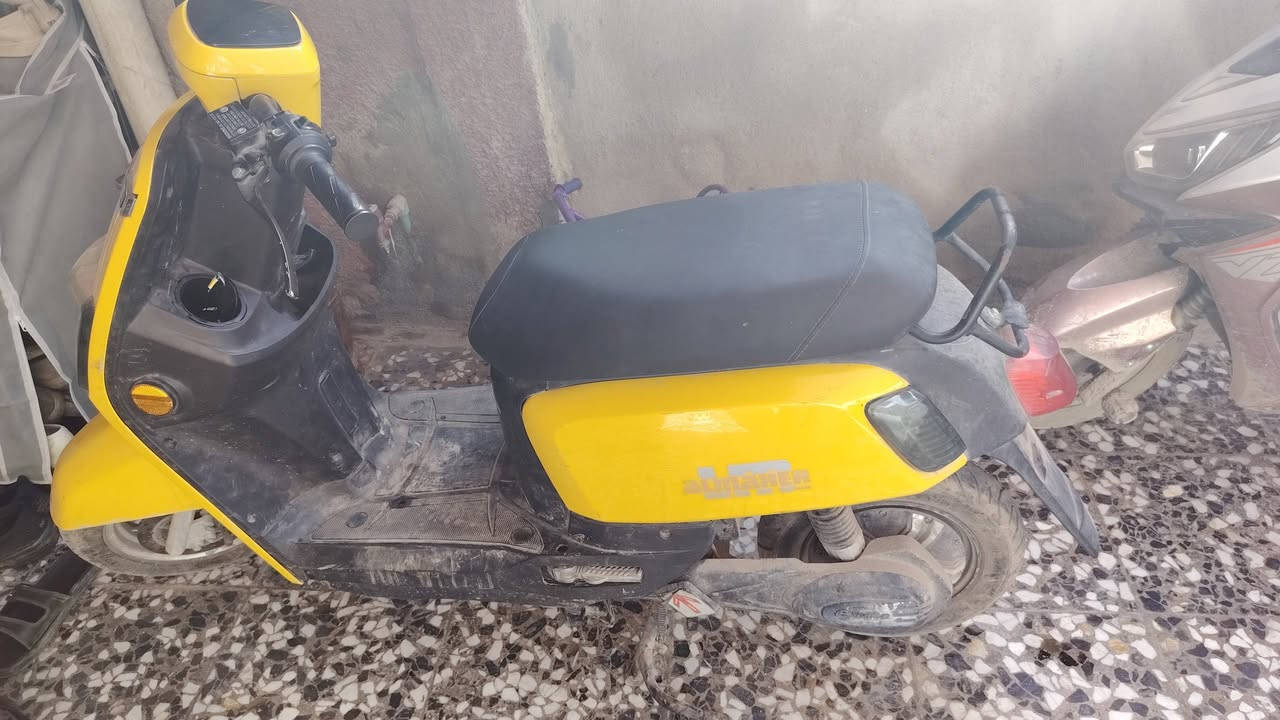 السلام عليكم دراجة شحن البيع
بوليسية كاملة دراجة نضيف كلش
سرعتها 3 نمر
بك R
سرعة الحقيقي 75
سعرها ع خاص واتساب
***********
