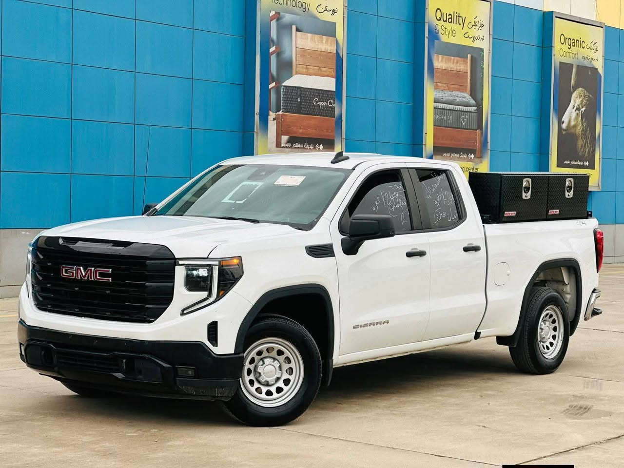 السلام عليكم
2024 GMC SIERRA K1500
جيمسي سيرا 
بصمة تشغيل عن بعد

2700 توين تيربو

دفع رباعي AWD 4*4

كير تعليك

كشن كهرباء

رادار خلفي

رادار امامي

 تحكمات ستيرن

مثبت سرعه 

تحديد مسار

لايت زنون

الحادث جملغ سايق شبر حافة بنيد 
دواخل و شاصي مكفولة 
ايرباك ستيرن راجع سستم

السعر  225  بدون رقم 
تكلفة الرقم 26 ورقه 

مكان السياره اربيل📍 (معرض اربيل كارس )

للاستفسار والجاد بالشراء الاتصال ع الرقم
***********☎️***********
