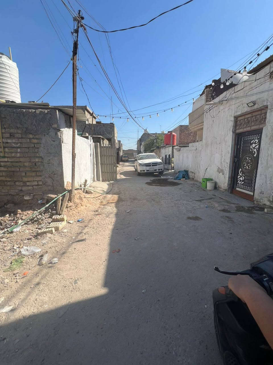 قطعه ارض للبيع مساحه130 متر ونزال 26 متر منطقه الري بدايه شارع ابو نزار للتواصل ***********
