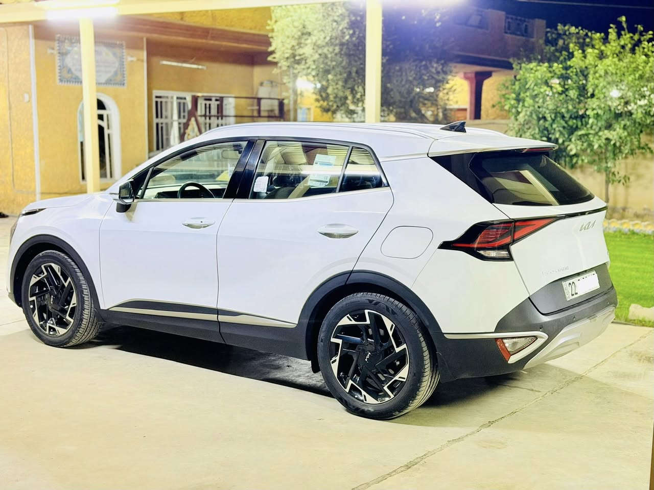 السلام عليكم
كيا سبورتج 2024 خليجي سياره جديده بيها مكانين بارد كد ٤ اصابع بخشم البنيد واسفل الباب العكس السايق الخلفي غيرهن لاشخط ولا تكحيل ولا صبغ  رقم اربيل بسمي 
السعر 218 $ وبي مجال 
ماشيه 27 
المواصفات فول عدا البنروما
بصمة ابواب 
تشغيل عن بعد
كامره ٣٦٠ درجه
قطعتين تبريد
3انضمه قياده
نضام منحدرات
صندوق كهرباء
بك لايت LED
رادارات 
بريك تلقائي 
حساسات امامي خلفي 
كشنات 2 كهرباء
كشنات تدفئة وتبريد 
تدفئة ستيرن 
ترحيب عنده الاقتراب
مثبت سرعه
شاشه ابل كار بلي
اوتو هود
نقطة عمياء 
شحن لاسلكي 
منافذ شحن سريع 

مكان بغداد للاستفسار اكثر اتصل غير متواجد ع فيس
(***********)
